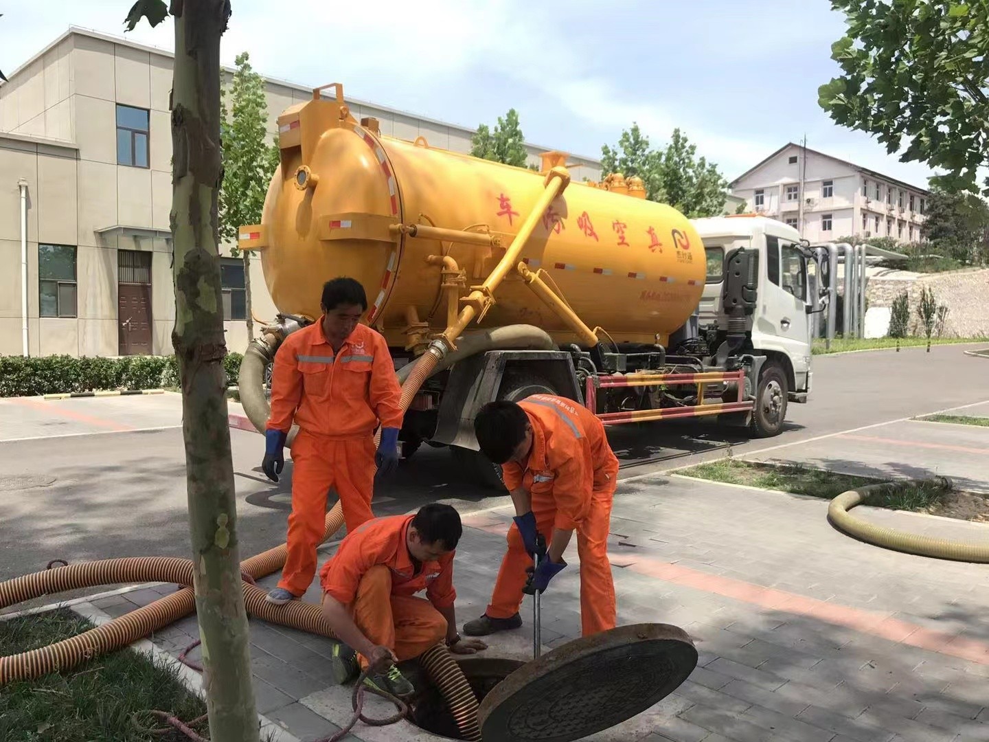 喀喇沁化粪池清理与5-8吨吸粪车施工效率分析